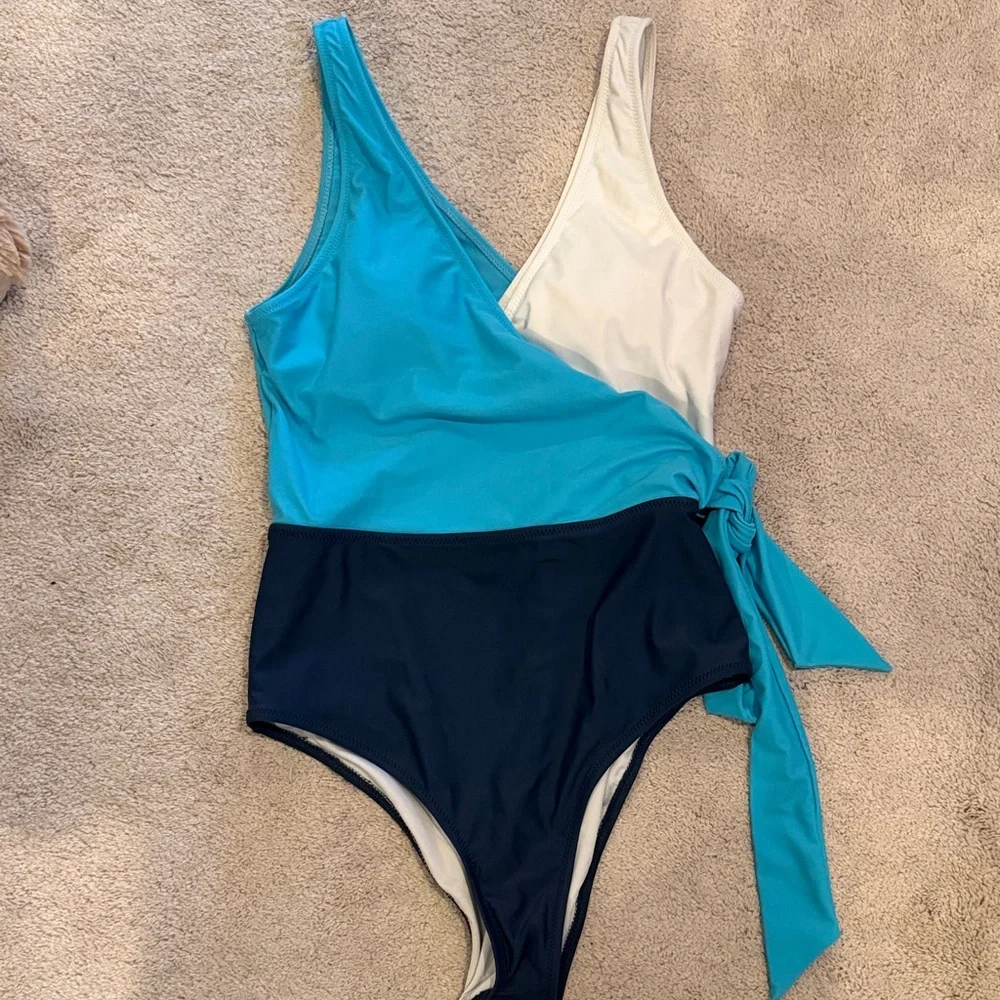 Cupshe Women's Blue Color Block One Piece Swimsuit Plunging Knotted Monokini